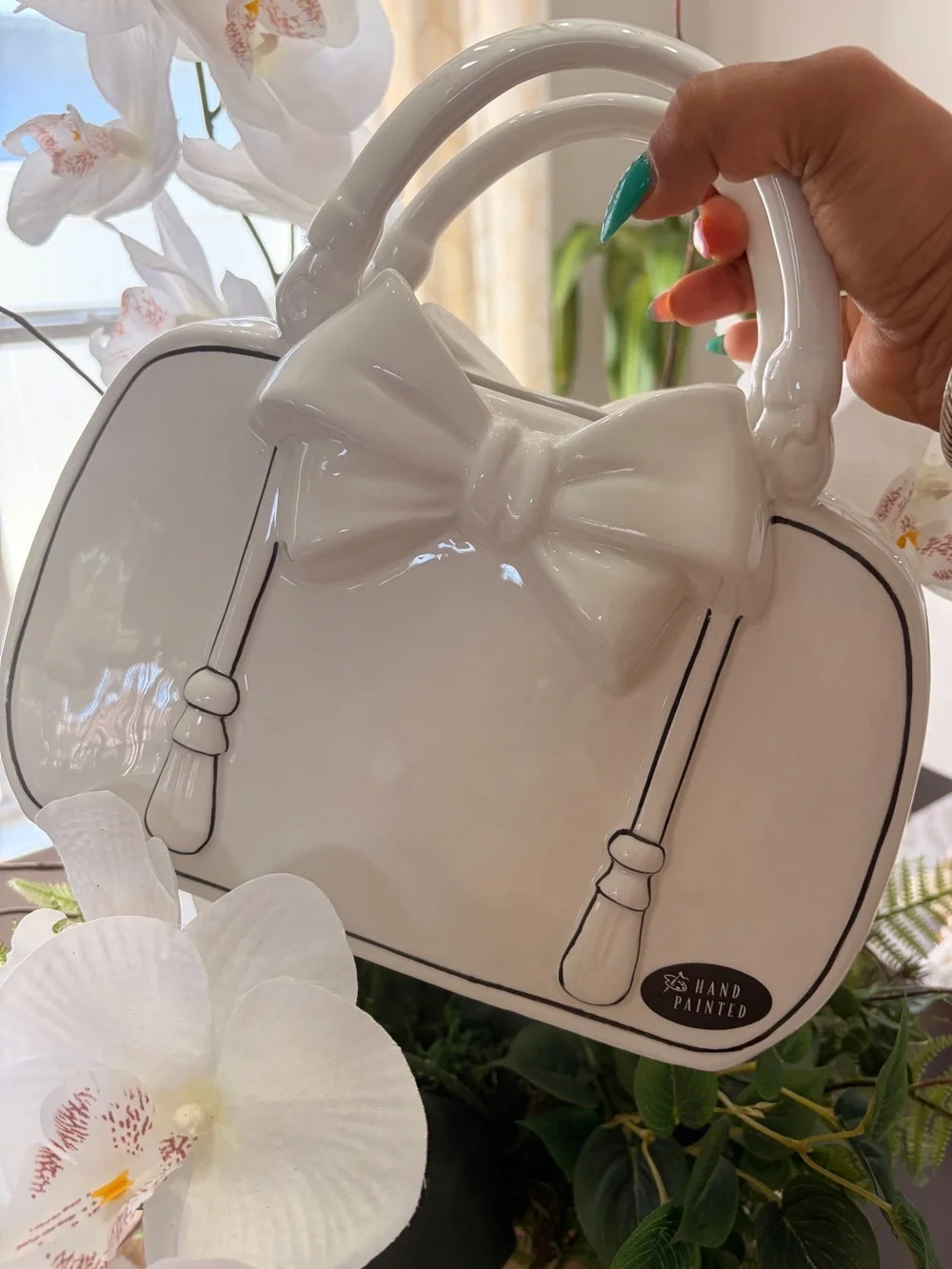 LAST ONE!!Hand-Painted Ceramic Bow Accent White Women's Bag Décor-Large 10”x 10” - Picture 3 of 9